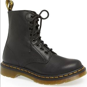 Dr. Martens 1460 Pascal Boot Size 7 - Black Virginia